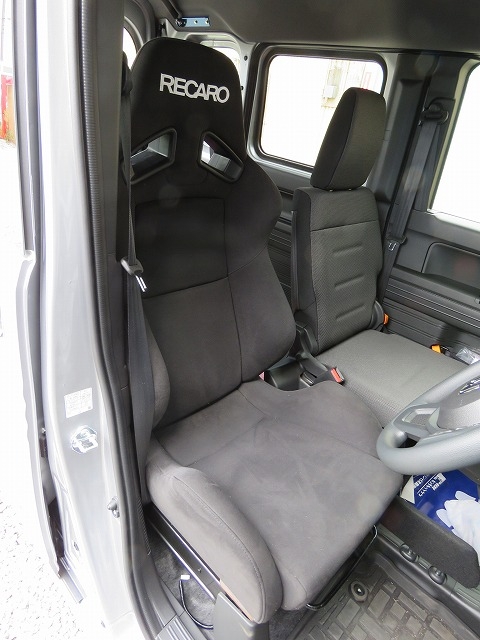 H105R　運転席　STDポジション