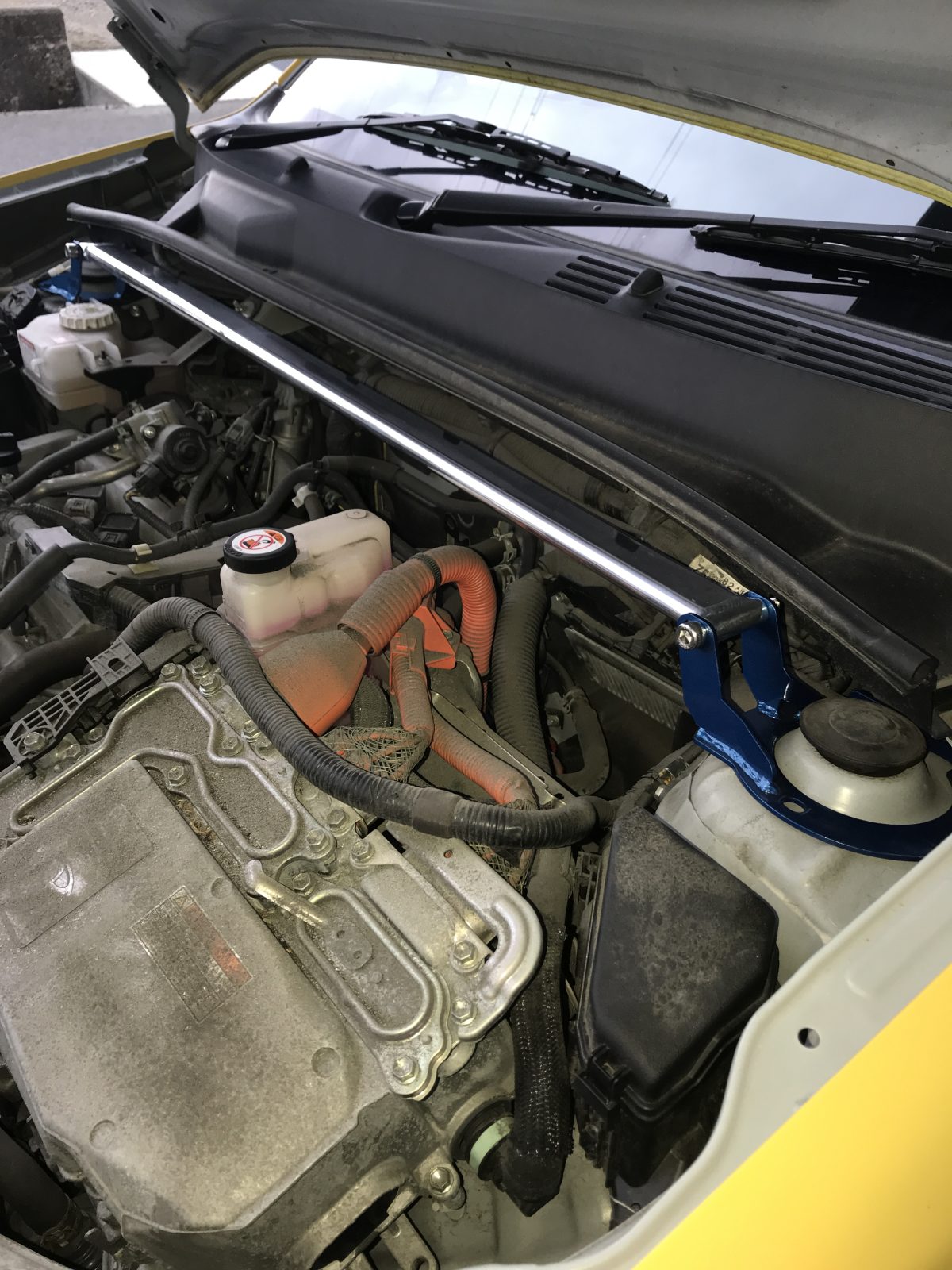 プロボックス NHP160V（ハイブリット車）タワーバー装着確認できました。